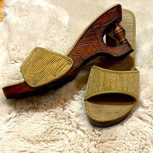 📦 SHIPS FREE! Vtg 40s/50s Carved Wooden Heels